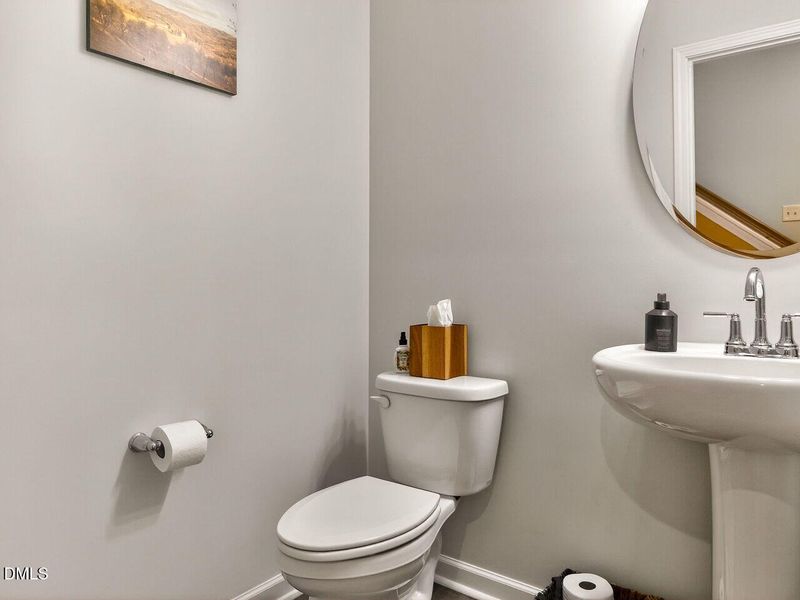 014-1280x960-half-bath 014-1280x960-half-bath