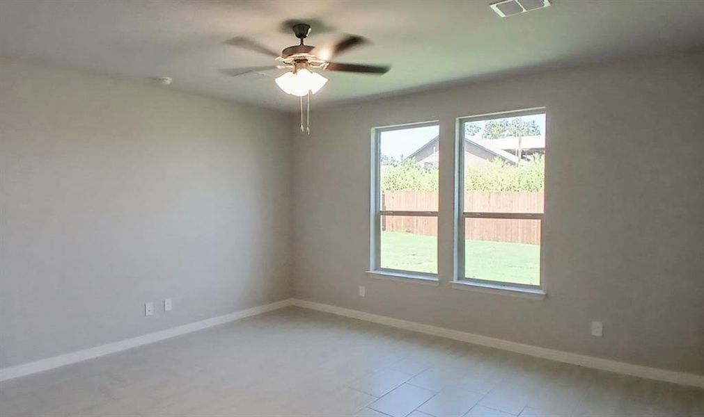Spacious, unfurnished interior of a new home in The Canyons, Keene (Image 9).