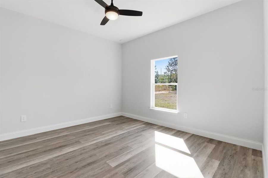 Spacious, unfurnished interior of a new home in , Citrus Springs (Image 33).