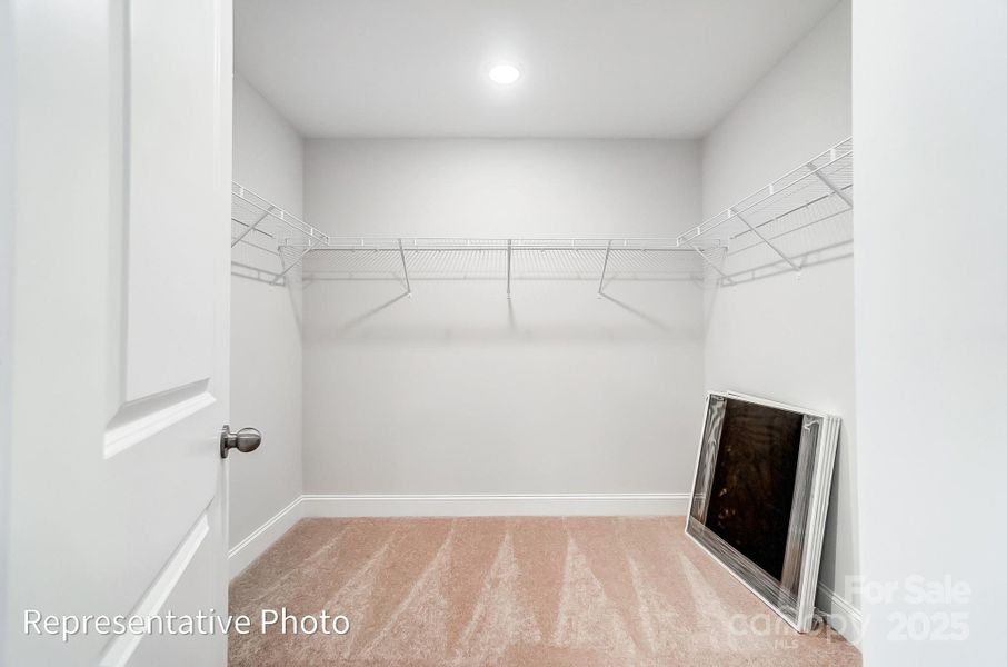 Spacious, unfurnished interior of a new home in Harrisburg Village, Harrisburg (Image 25).