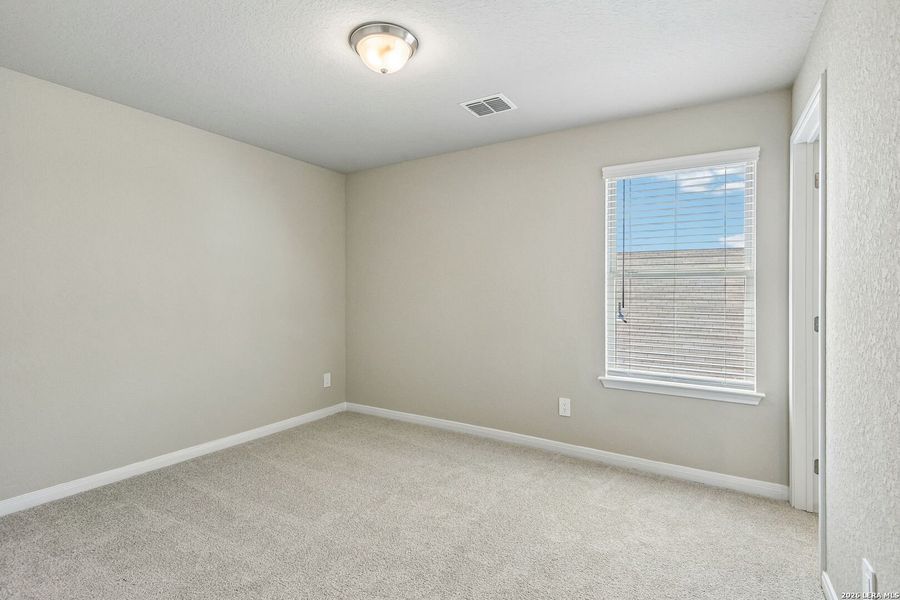 Spacious, unfurnished interior of a new home in Royal Crest, San Antonio (Image 36).