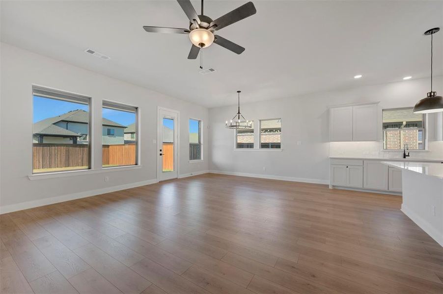 Spacious, unfurnished interior of a new home in Creekshaw – Classic, Royse City (Image 20). Spacious, unfurnished interior of a new home in Creekshaw – Classic, Royse City (Image 20).