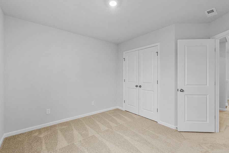 Spacious, unfurnished interior of a new home in Hanes Lake, Winston-Salem (Image 27).