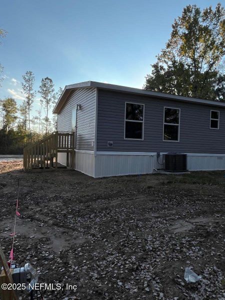 Exterior details and patio area of a home in , Callahan (Image 2).