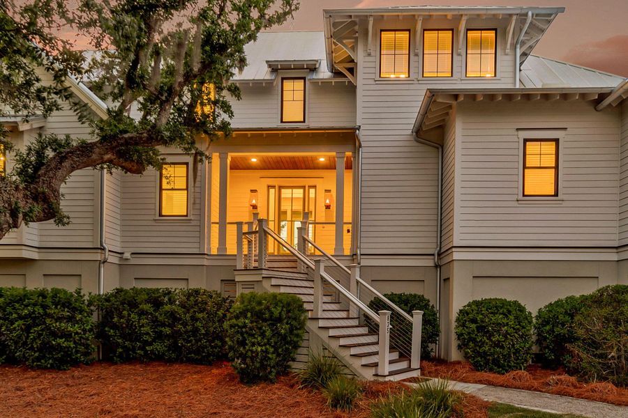 Image 88 of a home in Daniel Island Park.