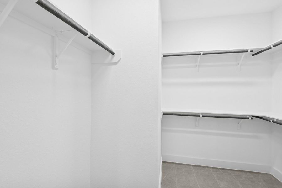 Spacious, unfurnished interior of a new home in Retreat at Oak Park, Houston (Image 10).