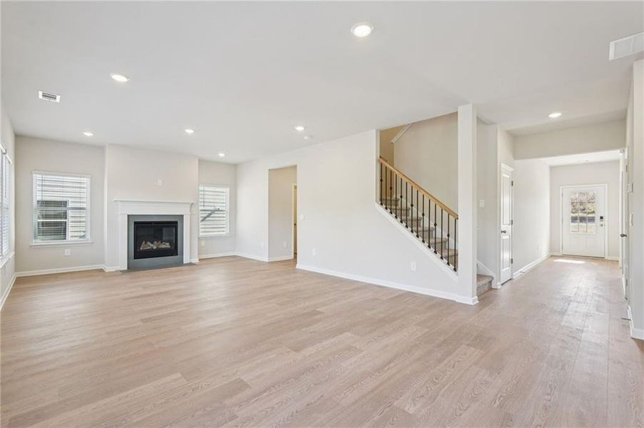 Spacious, unfurnished interior of a new home in Ivey Township, Dallas (Image 49).