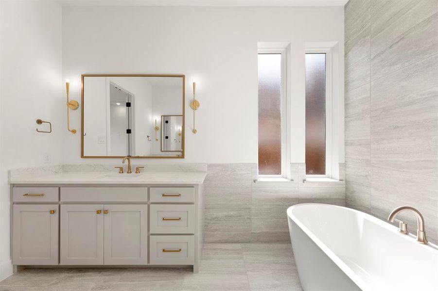 34. 3728 Meander - Bath (2)