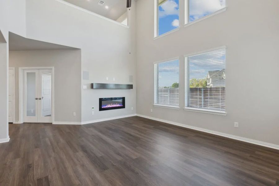 Spacious, unfurnished interior of a new home in Solterra Texas, Mesquite (Image 6).