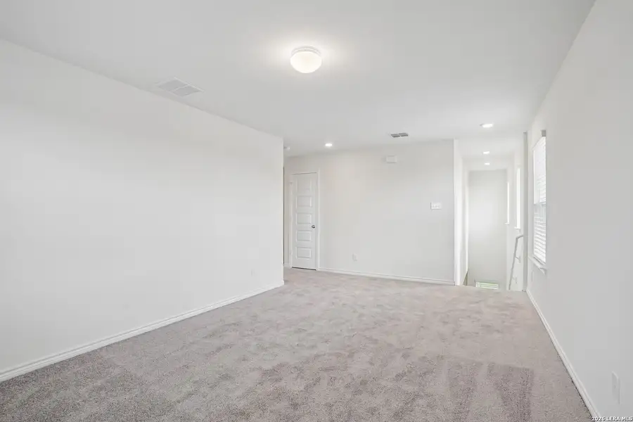 Spacious, unfurnished interior of a new home in Medina Crossing, Von Ormy (Image 26).