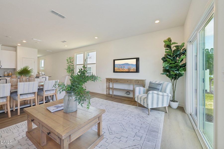 9-web-or-mls-2009 Oakdale Dr-S3103-009