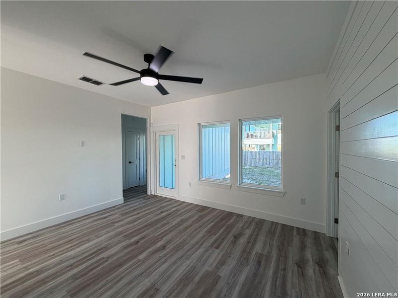 Spacious, unfurnished interior of a new home in , Port Aransas (Image 29).