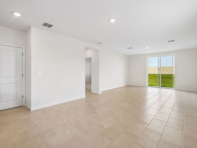 Spacious, unfurnished interior of a new home in Two Rivers - Premier Series, Zephyrhills (Image 13).