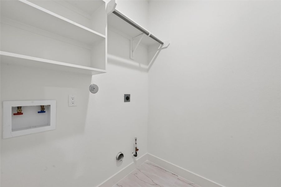 Spacious, unfurnished interior of a new home in , Houston (Image 33).