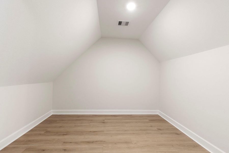 Spacious, unfurnished interior of a new home in , Brenham (Image 22).