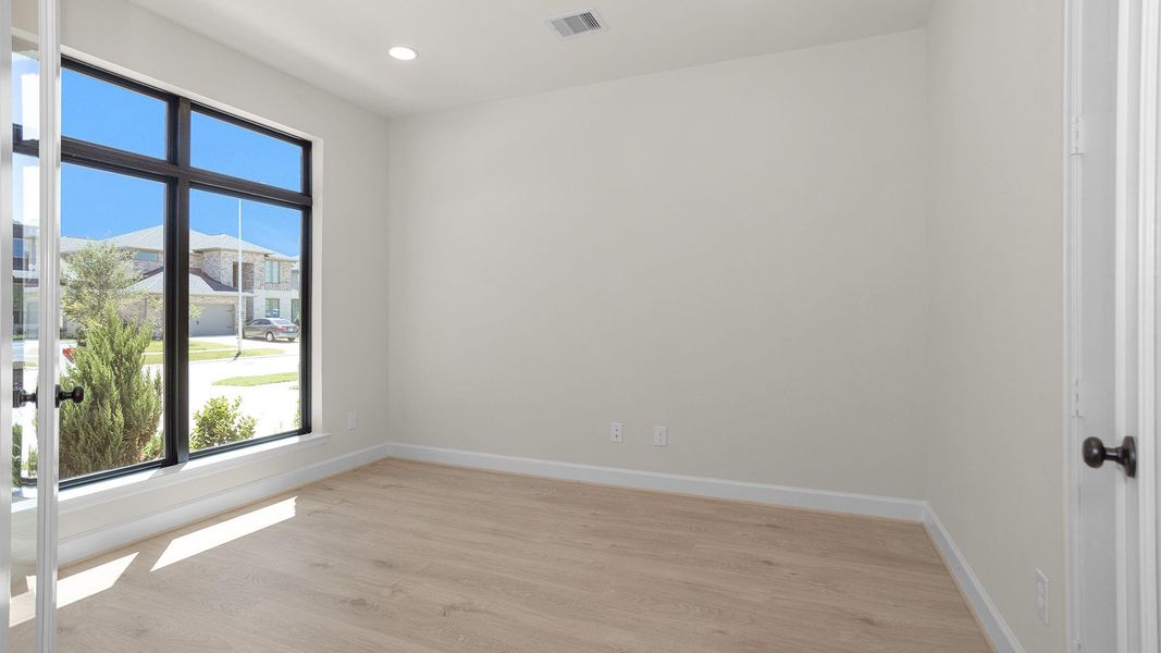 Spacious, unfurnished interior of a new home in Grange, Katy (Image 16).