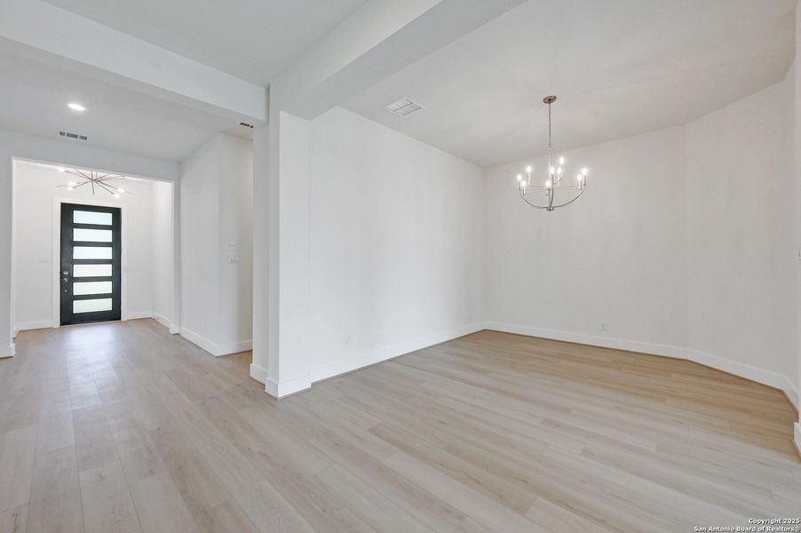 Spacious, unfurnished interior of a new home in The Grove at Vintage Oaks, New Braunfels (Image 24).