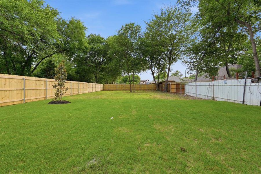 Exterior details and patio area of a home in , Dallas (Image 23).
