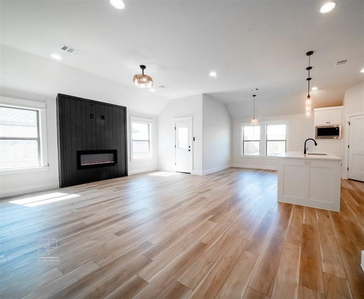 Spacious, unfurnished interior of a new home in , Springtown (Image 17).