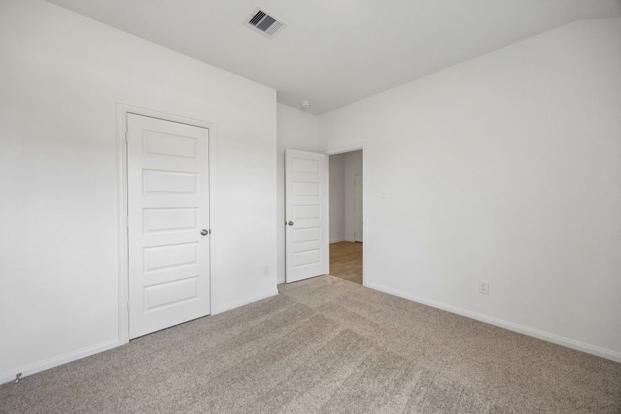 Spacious, unfurnished interior of a new home in Meridiana, Manvel (Image 17).