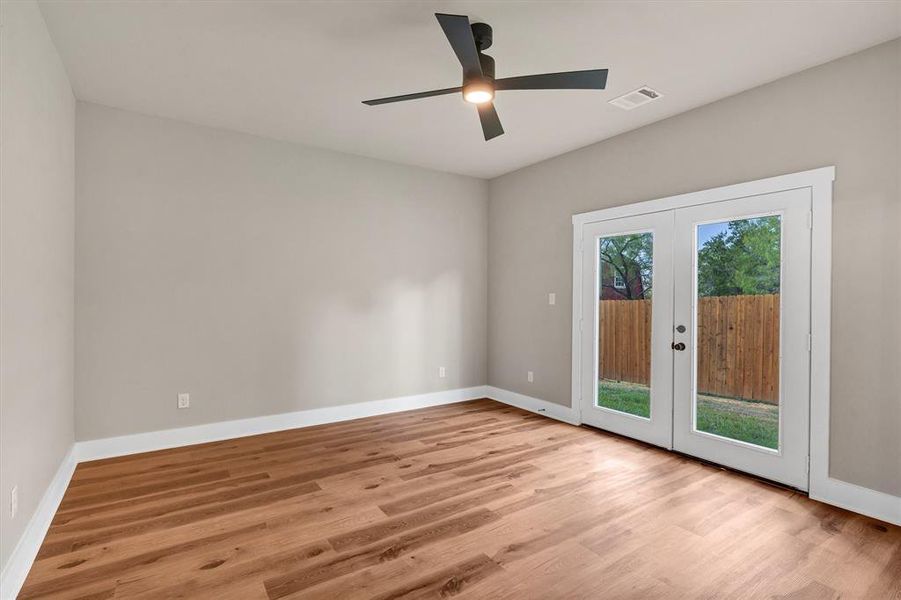 Spacious, unfurnished interior of a new home in , Granbury (Image 10).