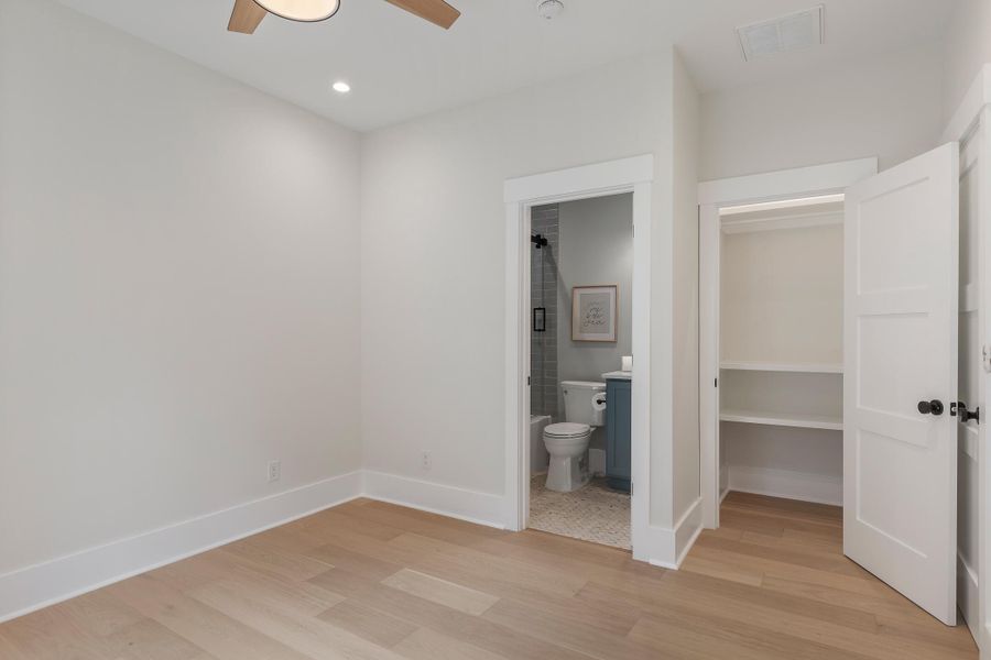 Spacious, unfurnished interior of a new home in , Charleston (Image 20).