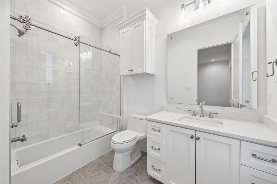 Another gorgeous full bath.