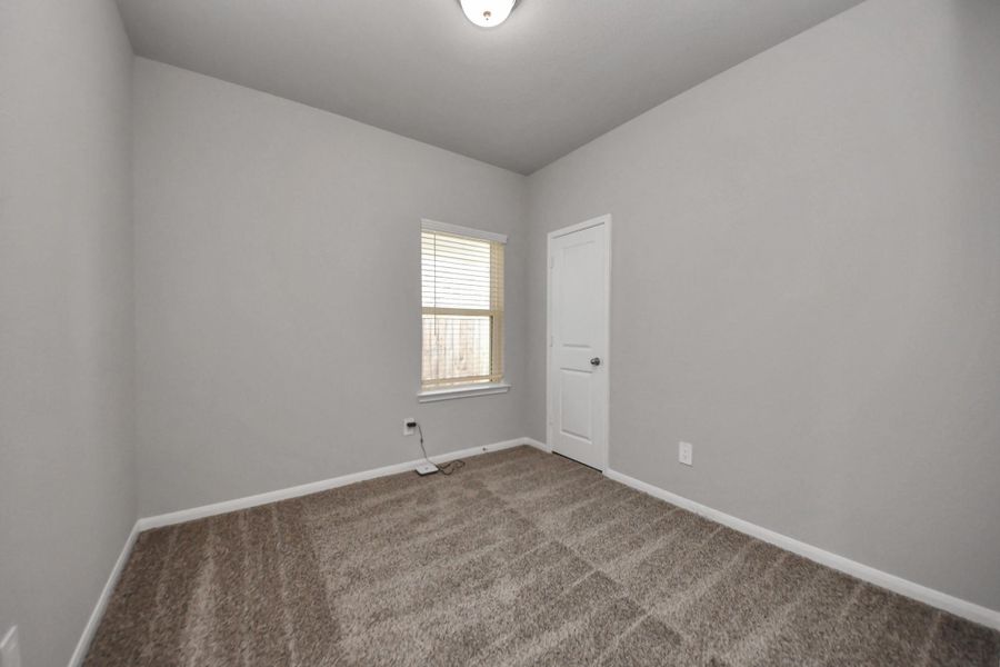 Spacious, unfurnished interior of a new home in , Tomball (Image 25).