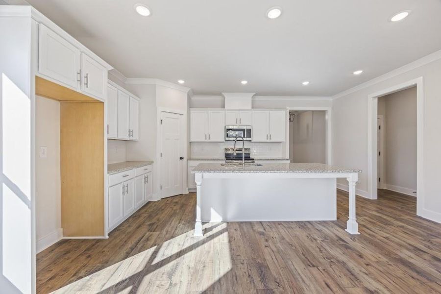 Furnished interior view inside a new home in , Hartwell (Image 12).
