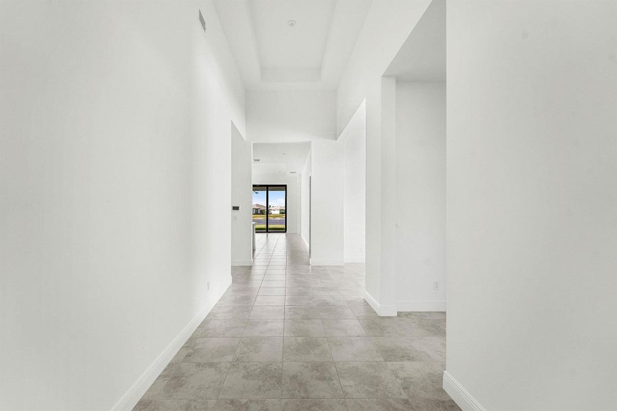 Spacious, unfurnished interior of a new home in , Port St. Lucie (Image 31).