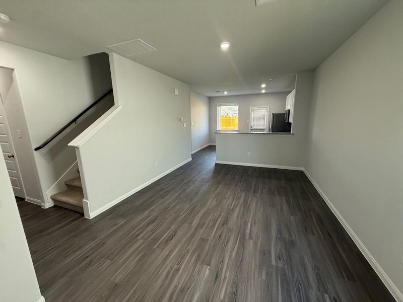 Spacious, unfurnished interior of a new home in Wayside Village, Houston (Image 27).