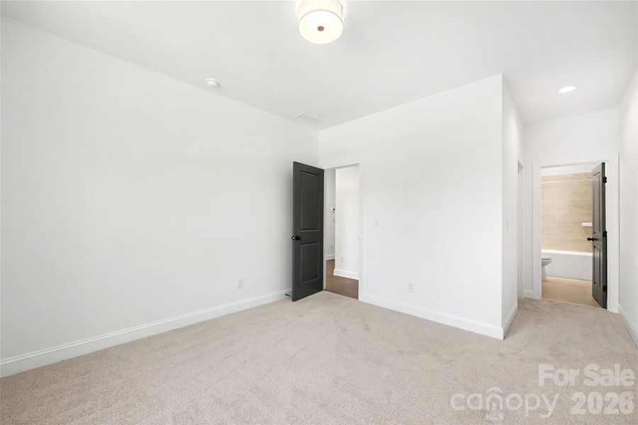 Spacious, unfurnished interior of a new home in , Mint Hill (Image 24).