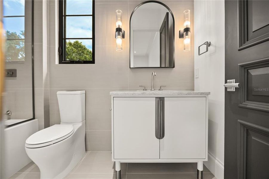 Furnished interior view inside a new home in , Winter Park (Image 7).