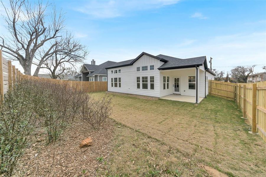 Exterior details and patio area of a home in , Lake Dallas (Image 24).