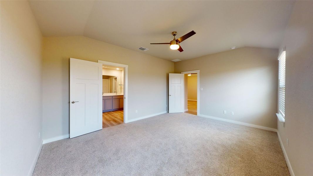 Spacious, unfurnished interior of a new home in Yowell Ranch, Killeen (Image 17).