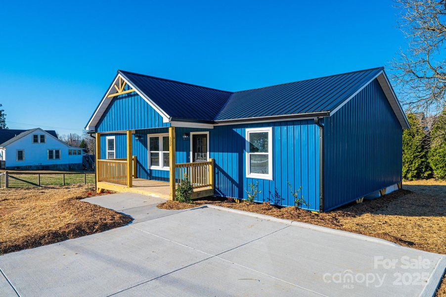 Exterior details and patio area of a home in , Valdese (Image 26).