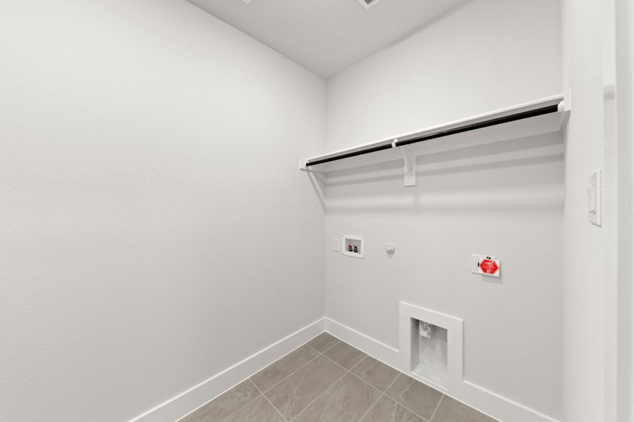 Spacious, unfurnished interior of a new home in Union Park, Little Elm (Image 13).