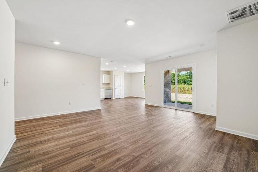 Spacious, unfurnished interior of a new home in Woodlake Landing, Hartwell (Image 10). Spacious, unfurnished interior of a new home in Woodlake Landing, Hartwell (Image 10).