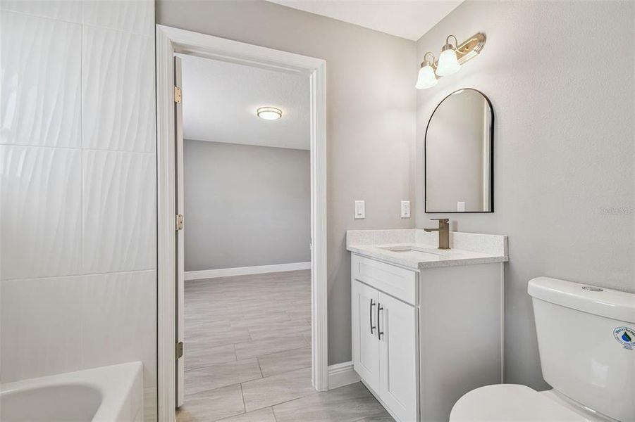 Bathroom 3 (Jack n Jill)