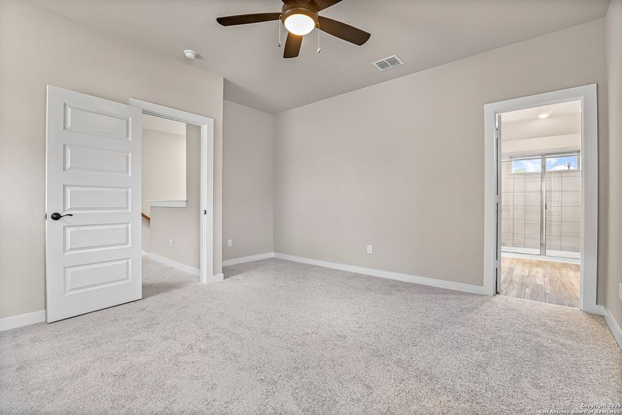 Spacious, unfurnished interior of a new home in Trilogy Grove, Leon Valley (Image 21). Spacious, unfurnished interior of a new home in Trilogy Grove, Leon Valley (Image 21).