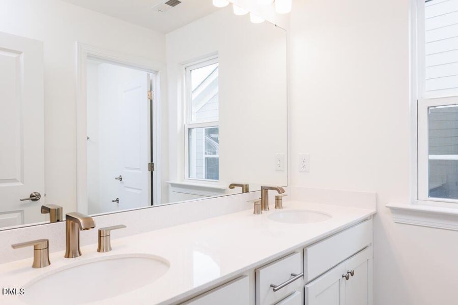 Interiors MLS-23 Interiors MLS-23