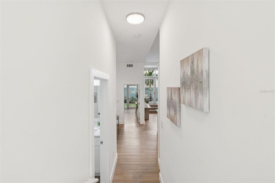 Spacious, unfurnished interior of a new home in , Sarasota (Image 70).