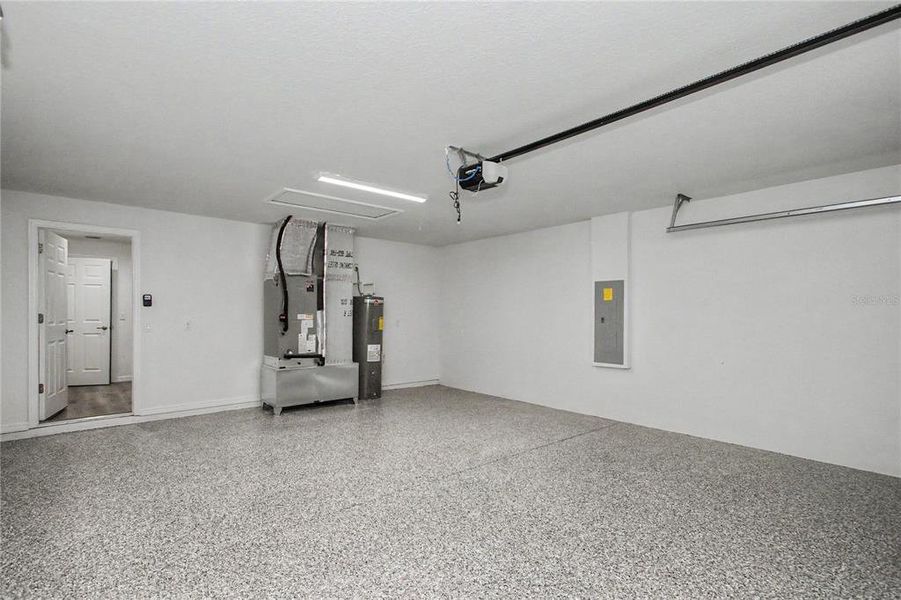 Spacious, unfurnished interior of a new home in , Summerfield (Image 22).