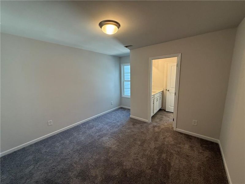 Spacious, unfurnished interior of a new home in Longview Run, Decatur (Image 12).