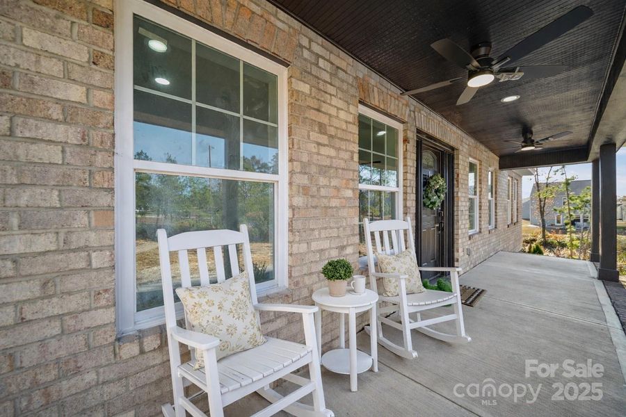 Exterior details and patio area of a home in , Peachland (Image 23).