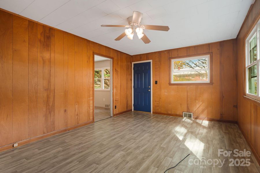 Full bath 23A Duck Dr