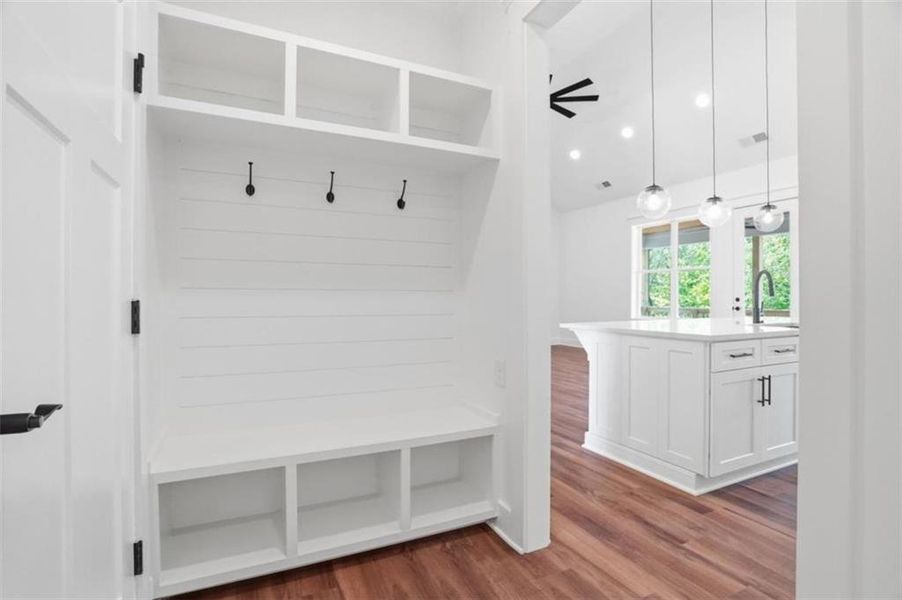 Furnished interior view inside a new home in , Jasper (Image 7).