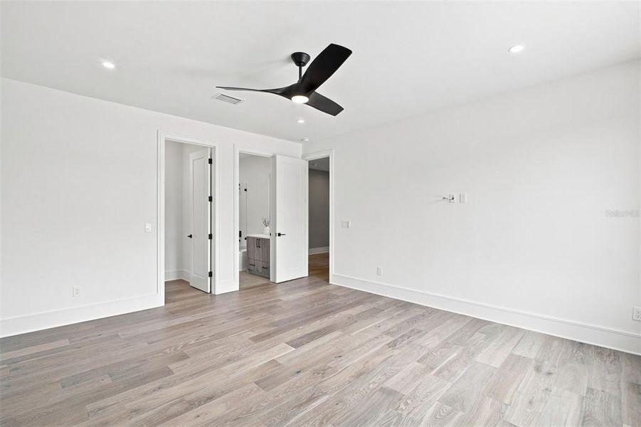 Spacious, unfurnished interior of a new home in , St. Petersburg (Image 21). Spacious, unfurnished interior of a new home in , St. Petersburg (Image 21).