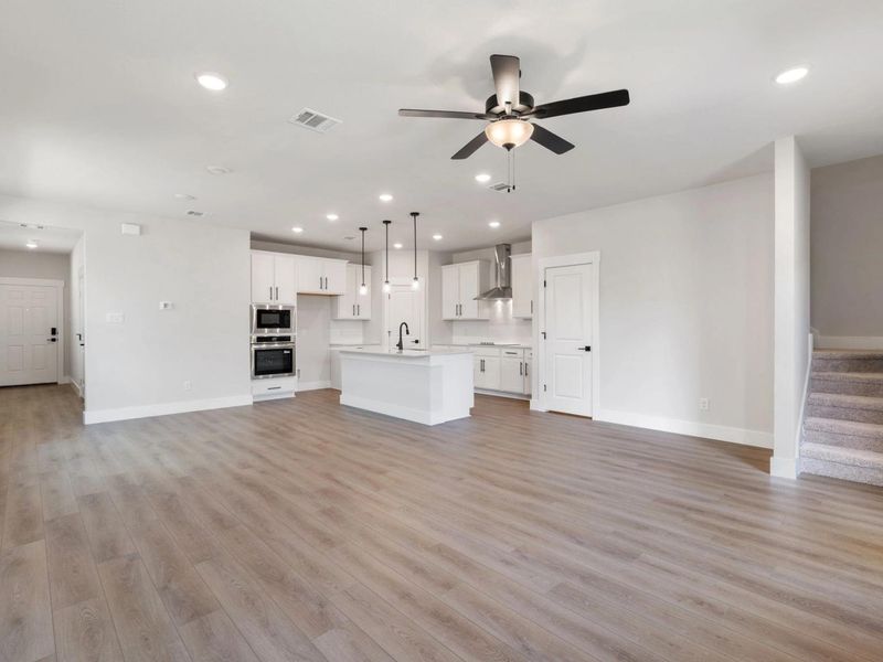 Spacious, unfurnished interior of a new home in Lake Park Villas, Wylie (Image 20).