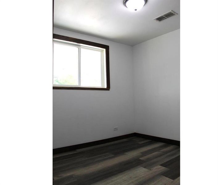 Spacious, unfurnished interior of a new home in , Whitney (Image 5).